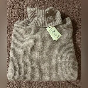 Hippie Rose Macy’s Mauve waffle knit turtleneck Sweater sz med BNWT